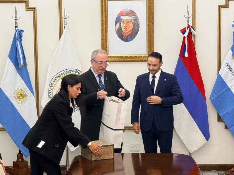 Bloque regional para defensa de los intereses y reclamo por el gas: contundentes definiciones del gobernador de Corrientes tras reunirse con Passalacqua en Posadas imagen-6
