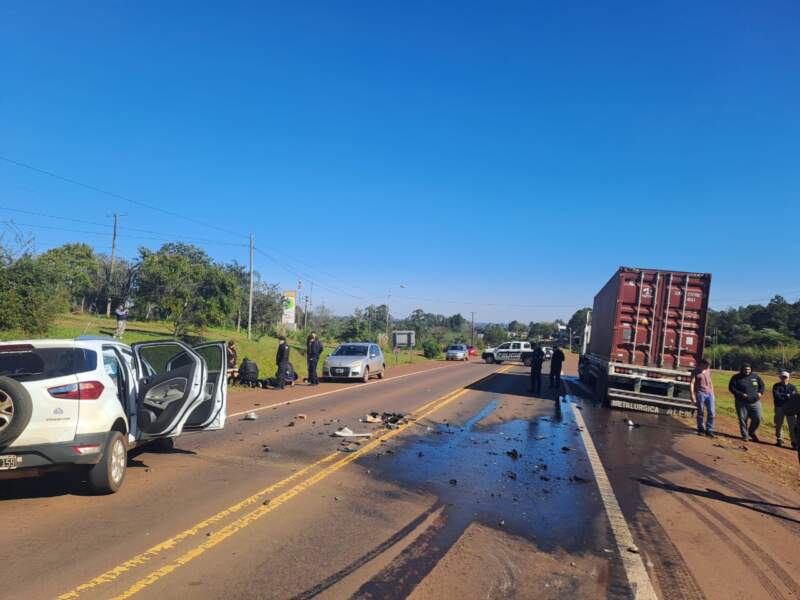 Choque entre una camioneta y un camión en Alem: Una familia de Posadas resultó lesionada imagen-12