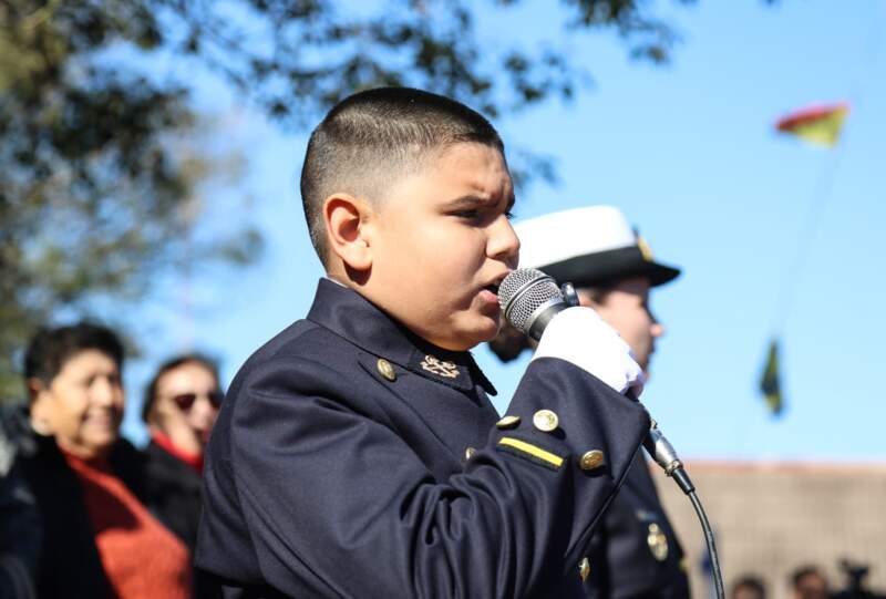 Gobernadores Passalacqua y Valdés participaron de la entrega de uniformes de gala a cadetes del Liceo Storni 11 Gobernadores Passalacqua y Valdés participaron de la entrega de uniformes de gala a cadetes del Liceo Storni imagen-10