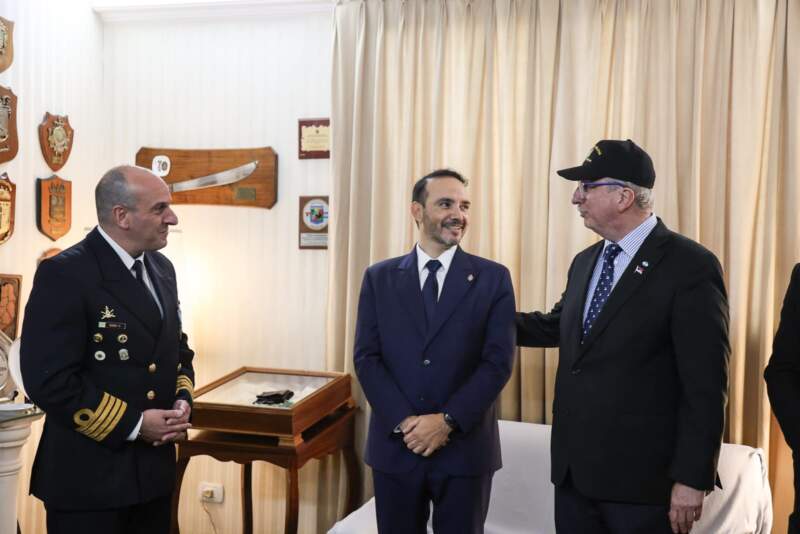 Gobernadores Passalacqua y Valdés participaron de la entrega de uniformes de gala a cadetes del Liceo Storni 21 Gobernadores Passalacqua y Valdés participaron de la entrega de uniformes de gala a cadetes del Liceo Storni imagen-20