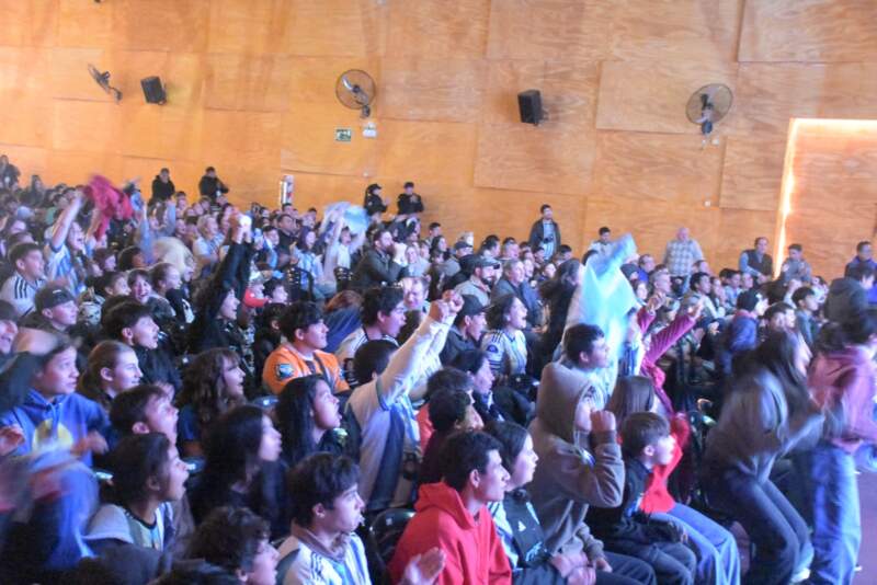 La cábala sigue en el Cine Teatro Alem: una tarde de emoción junto a la Selección Argentina 3 La cábala sigue en el Cine Teatro Alem: una tarde de emoción junto a la Selección Argentina imagen-2
