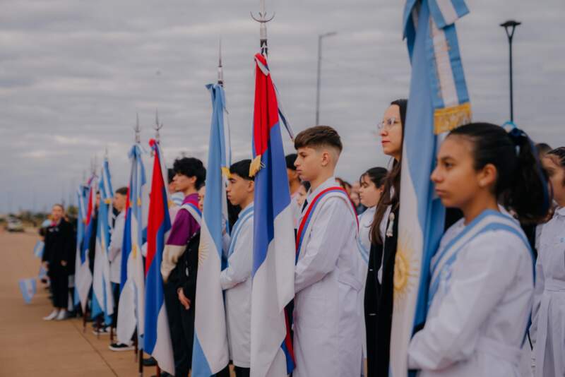 Posadas conmemoró el Día de la Independencia con un emotivo acto patrio en Itaembé Guazú imagen-12