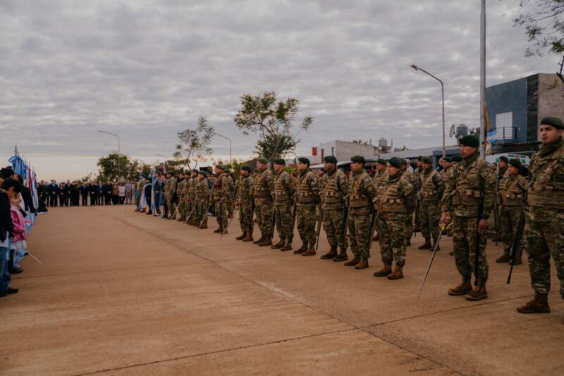 Posadas conmemoró el Día de la Independencia con un emotivo acto patrio en Itaembé Guazú imagen-8