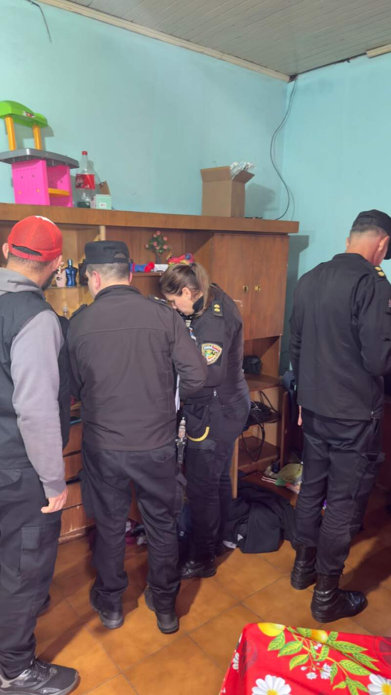 Ya son 15 las causas en la que está involucrada la banda brasileña capturada en Oberá: hoy la Policía realizó nuevos allanamientos 9 Ya son 15 las causas en la que está involucrada la banda brasileña capturada en Oberá: hoy la Policía realizó nuevos allanamientos imagen-8