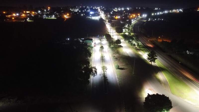 El Municipio de Alem suma nuevas luminarias LED en el acceso al barrio Virgen del Rosario imagen-2