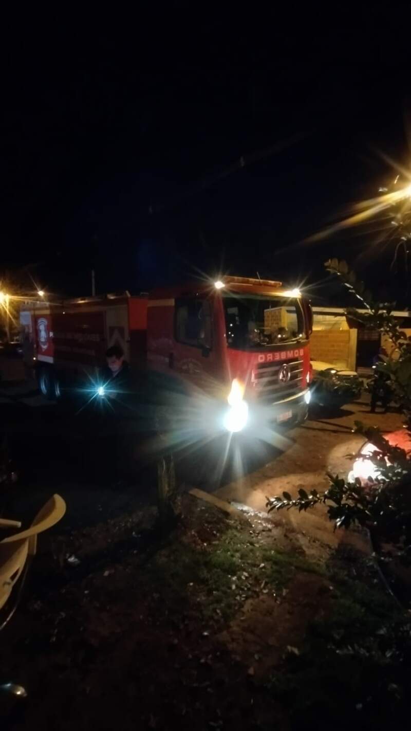 Bomberos de la Policía sofocaron un incendio en una vivienda de Posadas imagen-12