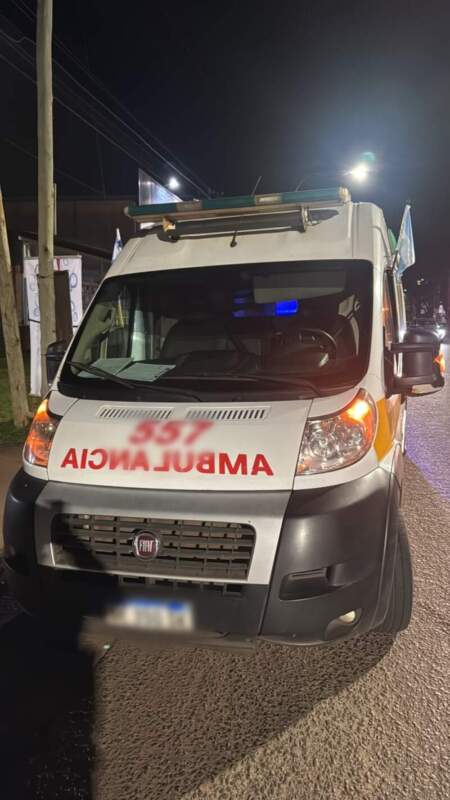 Colisión entre una ambulancia y un automóvil en Posadas imagen-11