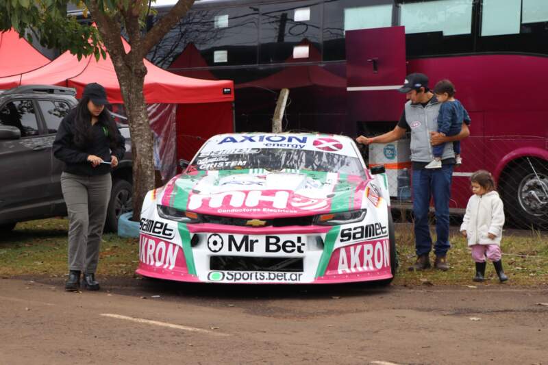 TC en Posadas: turistas del país, Brasil y Paraguay coparon el Autódromo 3 TC en Posadas: turistas del país, Brasil y Paraguay coparon el Autódromo imagen-2