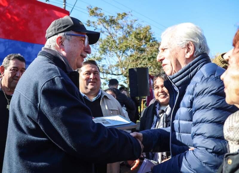 Passalacqua encabezó el 99° aniversario de Puerto Leoni: "Misiones se explica desde esas ganas de luchar y de construir de la nada un hermoso pueblo" 21 Passalacqua encabezó el 99° aniversario de Puerto Leoni: "Misiones se explica desde esas ganas de luchar y de construir de la nada un hermoso pueblo" imagen-20