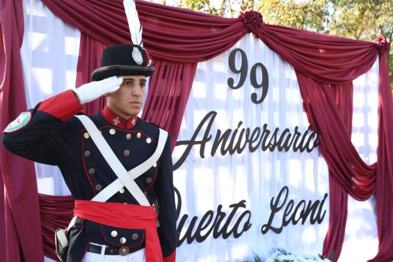 Passalacqua encabezó el 99° aniversario de Puerto Leoni: "Misiones se explica desde esas ganas de luchar y de construir de la nada un hermoso pueblo" 37 Passalacqua encabezó el 99° aniversario de Puerto Leoni: "Misiones se explica desde esas ganas de luchar y de construir de la nada un hermoso pueblo" imagen-36