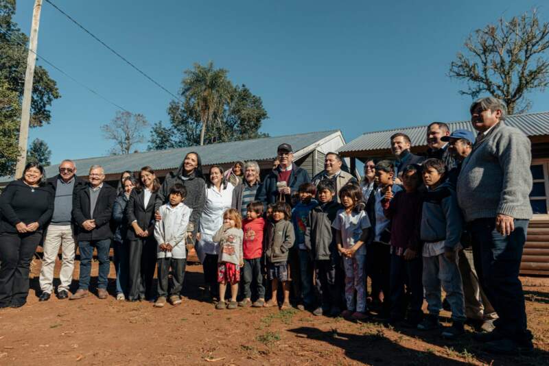 El Gobernador inauguró la Escuela Intercultural Bilingüe N° 970, en Puerto Leoni, y ratificó el compromiso con la educación pública 7 El Gobernador inauguró la Escuela Intercultural Bilingüe N° 970, en Puerto Leoni, y ratificó el compromiso con la educación pública imagen-6