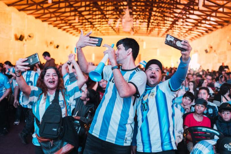 Argentina es finalista y el Cine Teatro Alem volvió a vibrar con una tarde inolvidable imagen-6