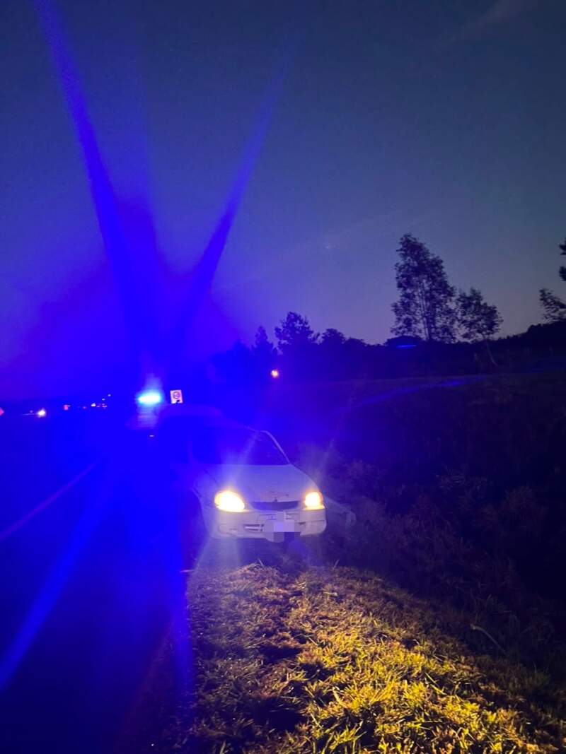 Perdió el control del auto y despistó sobre la Ruta 12: terminó lesionado en Candelaria 3 Perdió el control del auto y despistó sobre la Ruta 12: terminó lesionado en Candelaria imagen-2