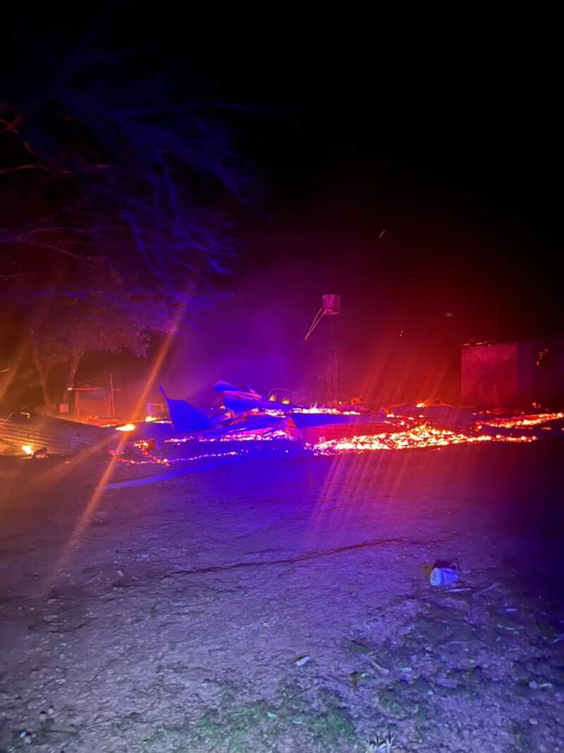 Madrugada de intenso trabajo para los Bomberos de la Policía de Misiones: combatieron incendios en distintos puntos de la provincia 11 Madrugada de intenso trabajo para los Bomberos de la Policía de Misiones: combatieron incendios en distintos puntos de la provincia imagen-10