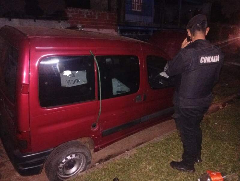Recuperaron un utilitario antes de que el dueño advirtiera el robo: arrestaron a uno de los delincuentes y buscan a sus cómplices 5 Recuperaron un utilitario antes de que el dueño advirtiera el robo: arrestaron a uno de los delincuentes y buscan a sus cómplices imagen-4