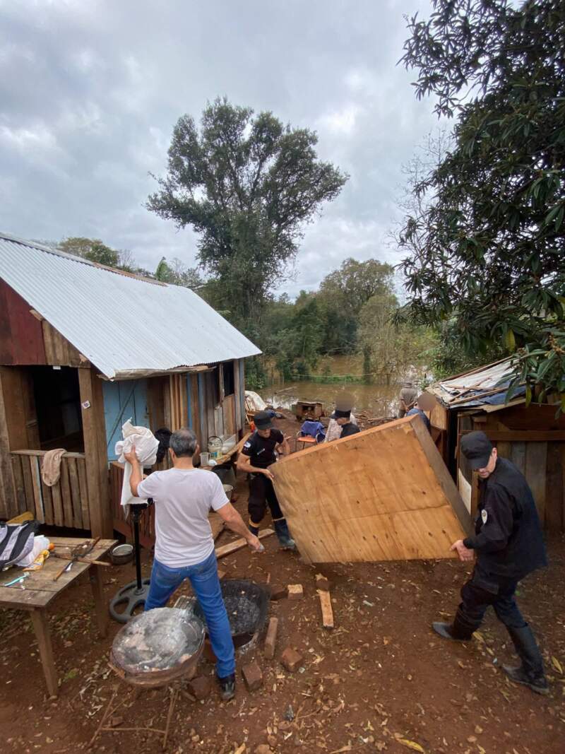 Crecida del río Uruguay: continúan las evacuaciones y el operativo de asistencia a las familias afectadas 7 Crecida del río Uruguay: continúan las evacuaciones y el operativo de asistencia a las familias afectadas imagen-6