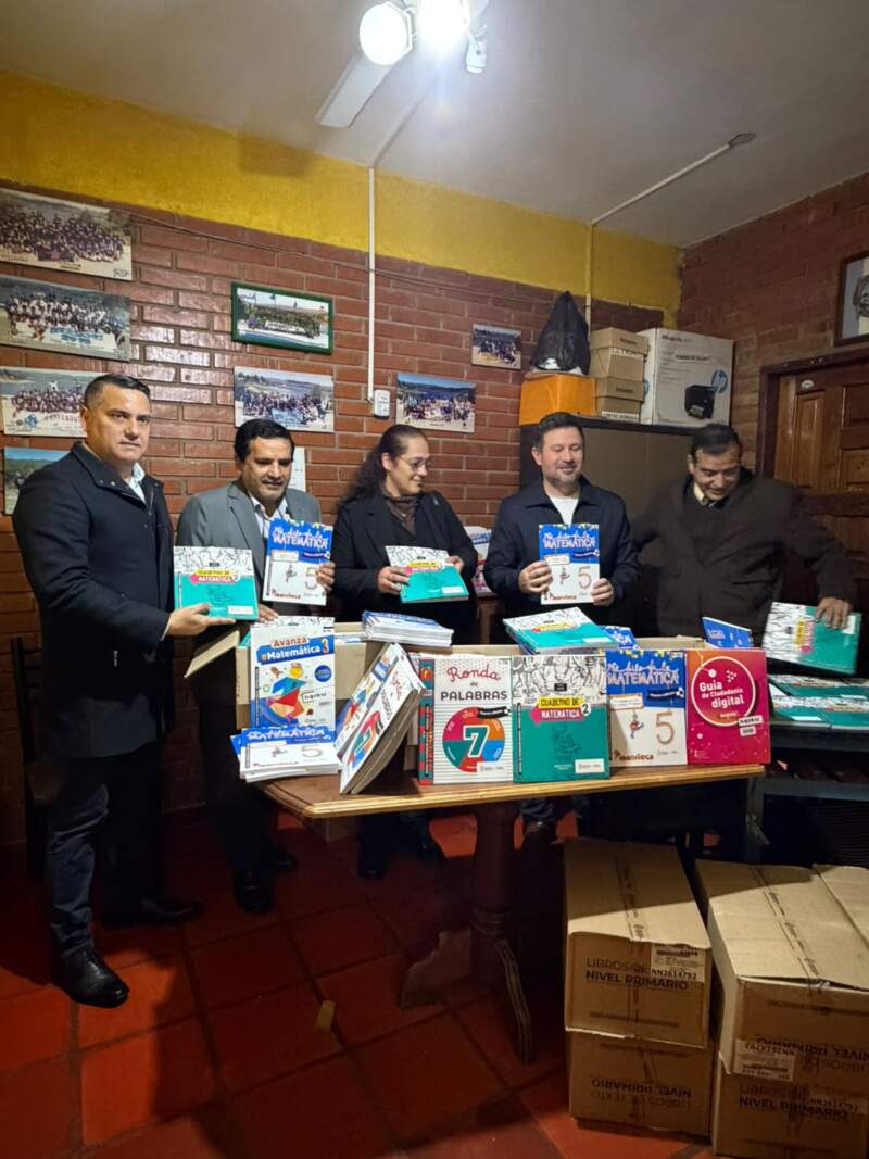 "Potencia la calidad de la enseñanza": SPEPM destaca la entrega de libros para institutos de Misiones en el Ciclo Lectivo 2026 imagen-8