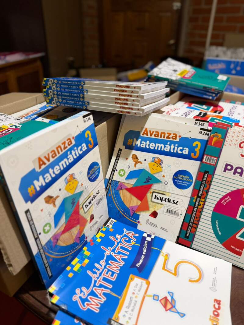 "Potencia la calidad de la enseñanza": SPEPM destaca la entrega de libros para institutos de Misiones en el Ciclo Lectivo 2026 imagen-16