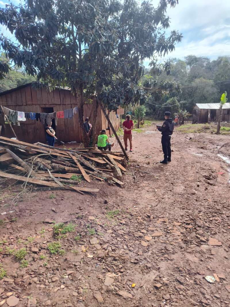 El río Uruguay sigue bajando y habilitaron el paso fronterizo en El Soberbio: la Policía evalúa el regreso de las familias evacuadas imagen-6