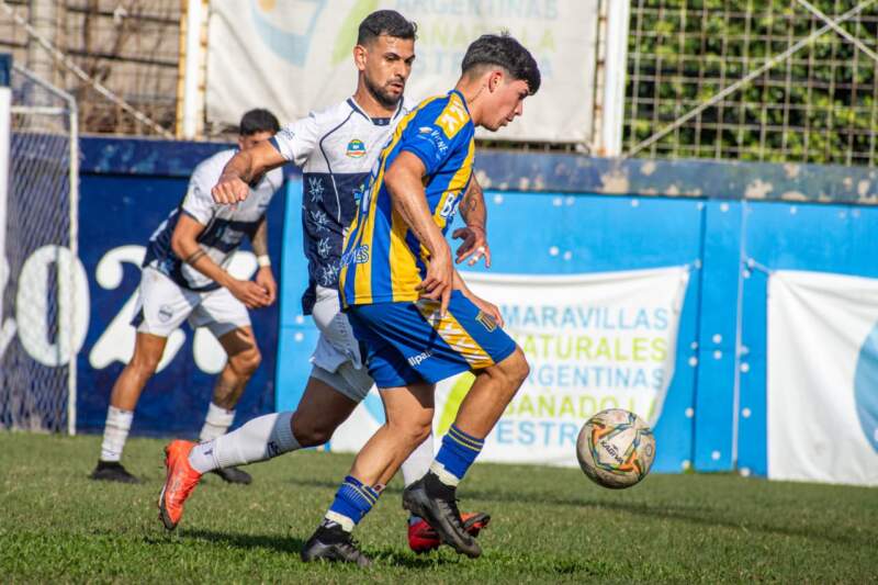 Fútbol: Mitre perdió en su visita a San MArtín y quedó segundo en su zona imagen-6