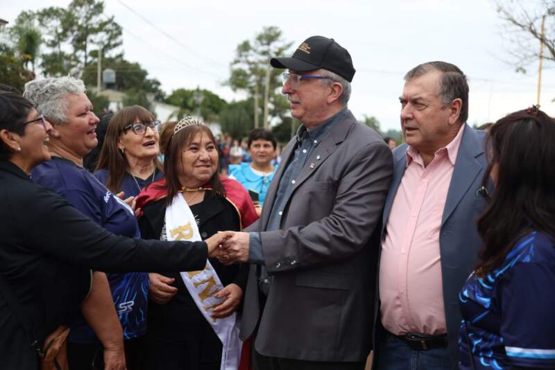 "No dejen que los dividan, sigan siendo un ejemplo para Misiones", dijo Passalacqua en el aniversario de Azara imagen-26