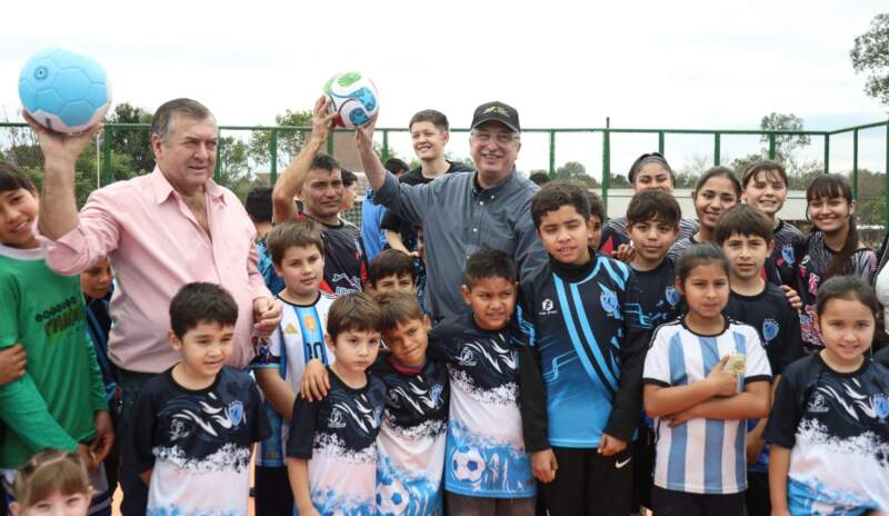 "No dejen que los dividan, sigan siendo un ejemplo para Misiones", dijo Passalacqua en el aniversario de Azara imagen-34