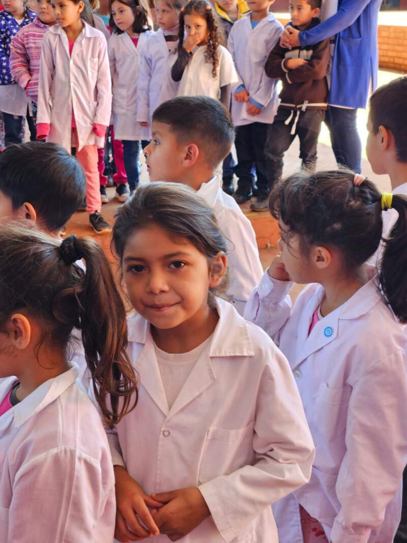 Más de 457.000 estudiantes y 34.000 docentes retomaron este lunes las actividades escolares en Misiones imagen-2