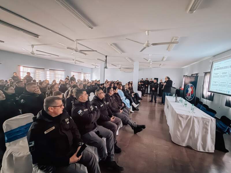 Lanzaron la formación de Agentes Sanitarios Penitenciarios en Misiones con un centenar de inscriptos 11 Lanzaron la formación de Agentes Sanitarios Penitenciarios en Misiones con un centenar de inscriptos imagen-10