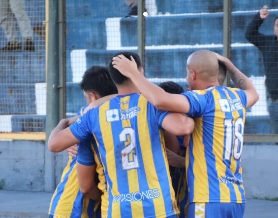 Fútbol: Mitre no se entrenó por falta de pago imagen-14