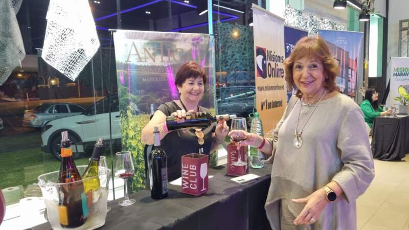 Posadas volverá a brindar con el vino, el arte y los negocios en una nueva edición de Navi 9 Posadas volverá a brindar con el vino, el arte y los negocios en una nueva edición de Navi imagen-8