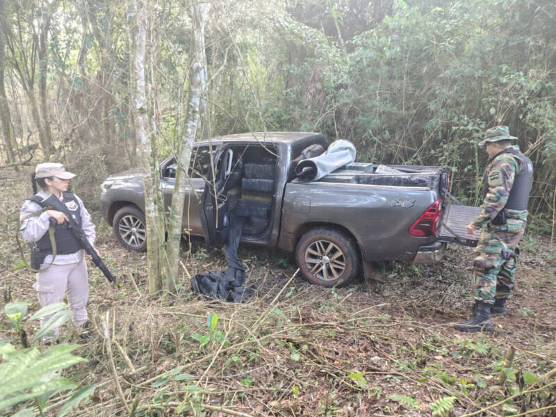 Prefectura secuestró en el Alto Paraná casi una tonelada de estupefacientes valuada en más de $3.700 millones 5 Prefectura secuestró en el Alto Paraná casi una tonelada de estupefacientes valuada en más de $3.700 millones imagen-4