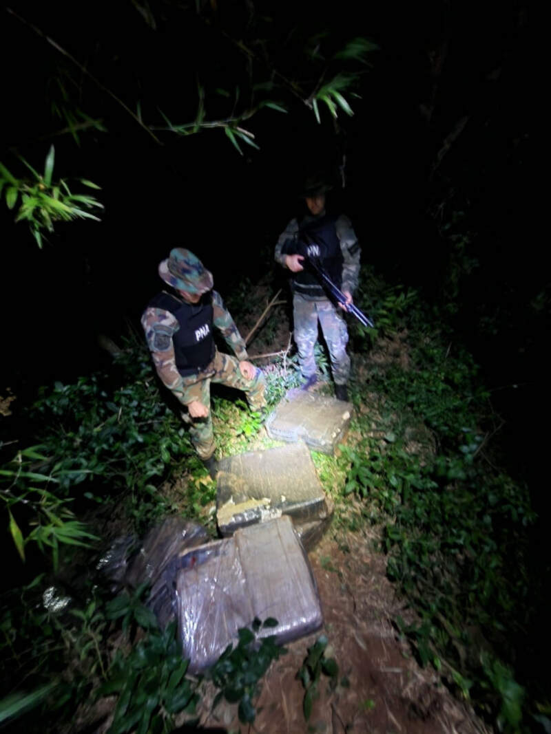 Prefectura secuestró marihuana en Puerto Maní que supera los $800 millones 7 Prefectura secuestró marihuana en Puerto Maní que supera los $800 millones imagen-6